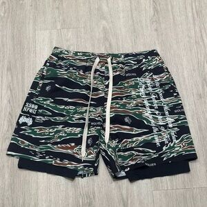 Darc Sport Mens Navy Green Camo NFGU Wolves Lined Compression Shorts Size Large